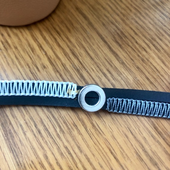 Magnetic clip, multi-wrap, leather bracelet with leaf, celtic knot & star charms - Picture 5 of 6